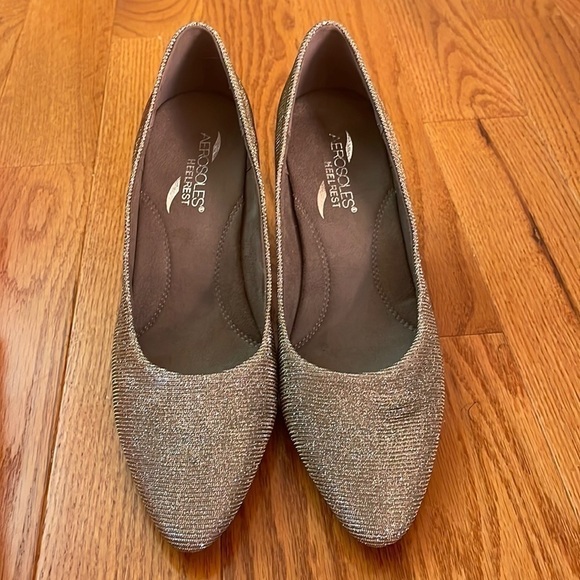 AEROSOLES Exquisite Champagne Heels - Picture 1 of 7